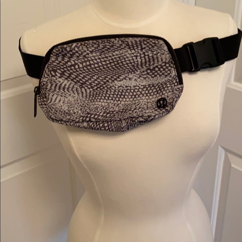 Lululemon Fanny pack